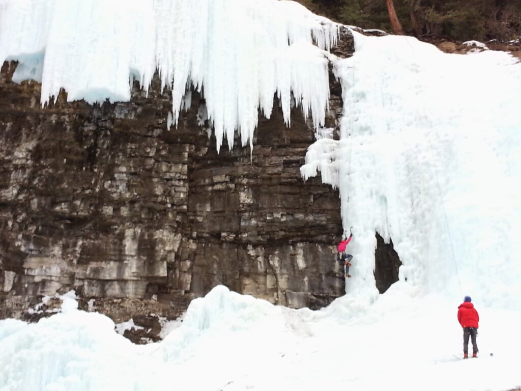 Johnston-Canyon-Upper-Falls-Banff-winter 2