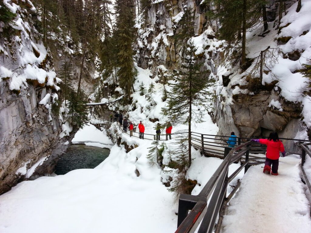 Johnston-Canyon-Banff-winter