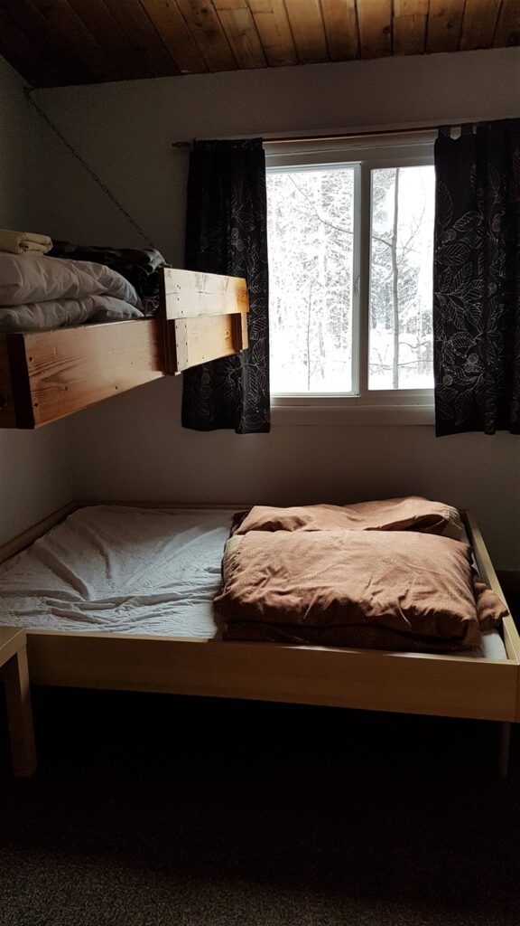 kananaskis-wilderness-hostel-private-room