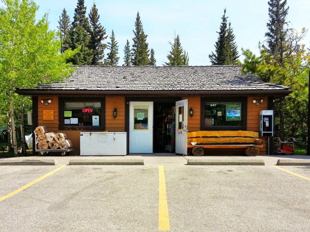 Bow-Valley-Campground-Camp-Store