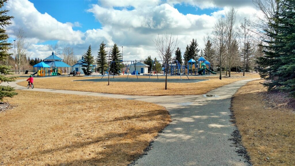 south-glenmore-park-playground