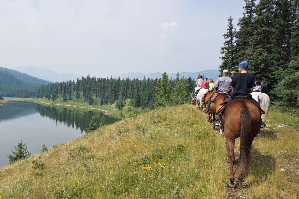 sunset-guiding-trail-ride-sundre