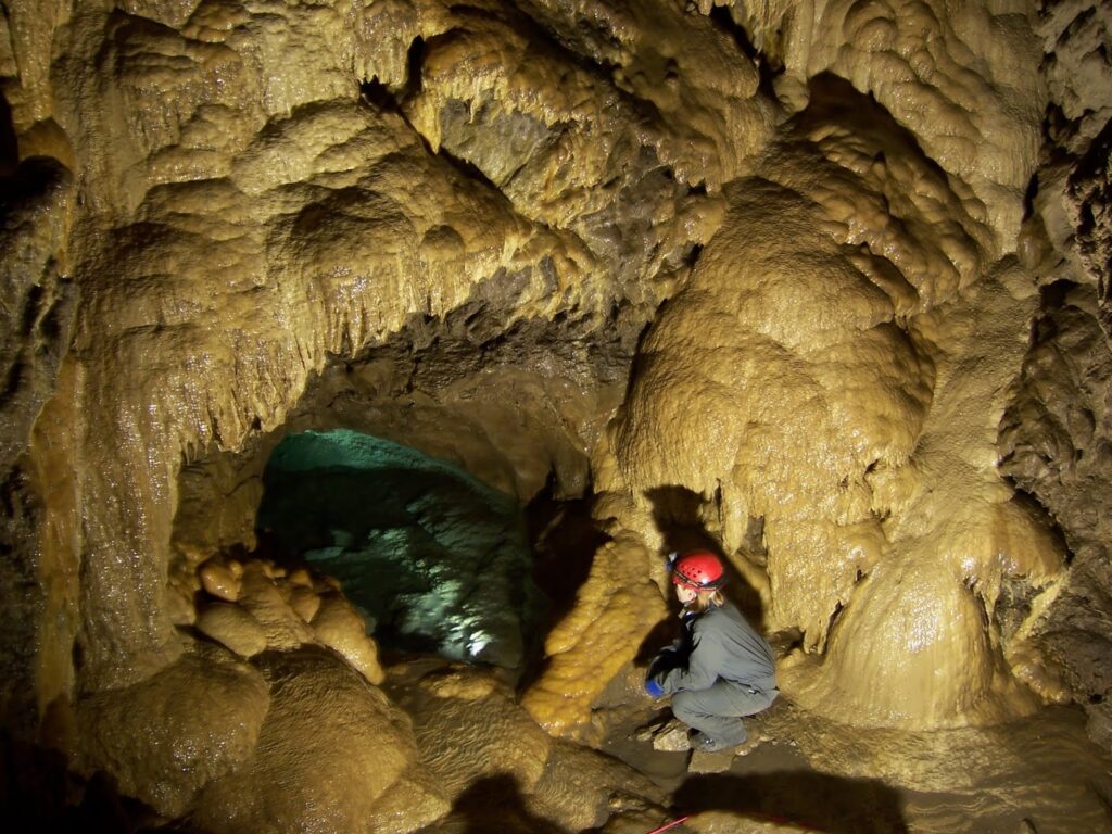 Canmore CaCanmore Cave Tours Rat's Nest Caveve Tours