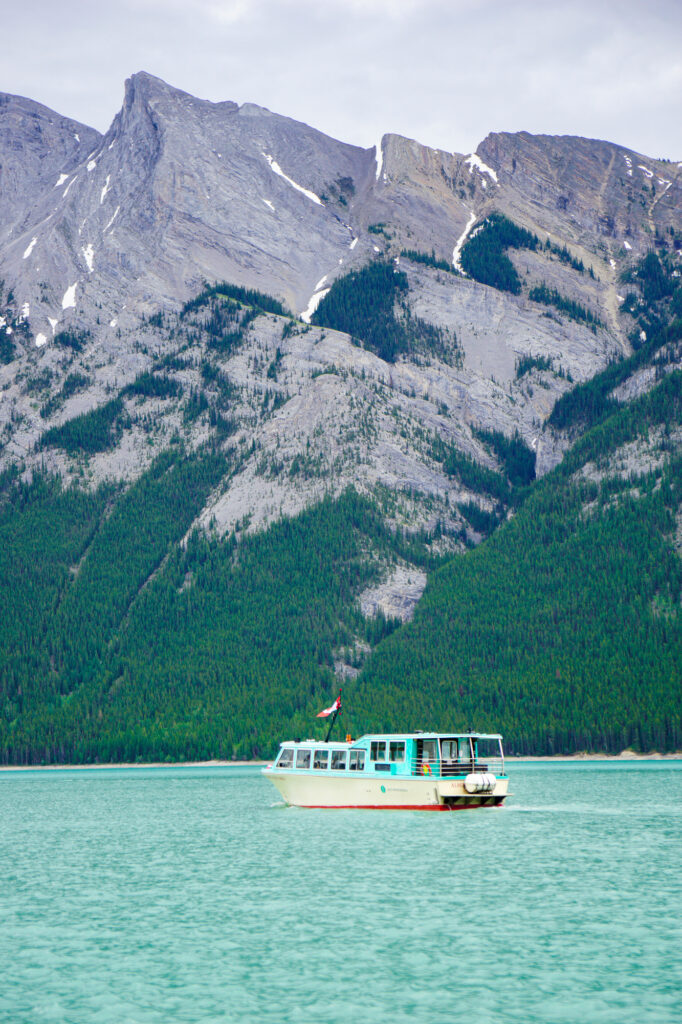 lake-minnewanka-lake-cruise-banff