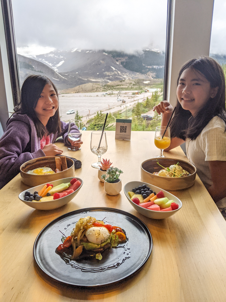 altitude-restaurant-glacier-view-lodge-jasper-21 (2)