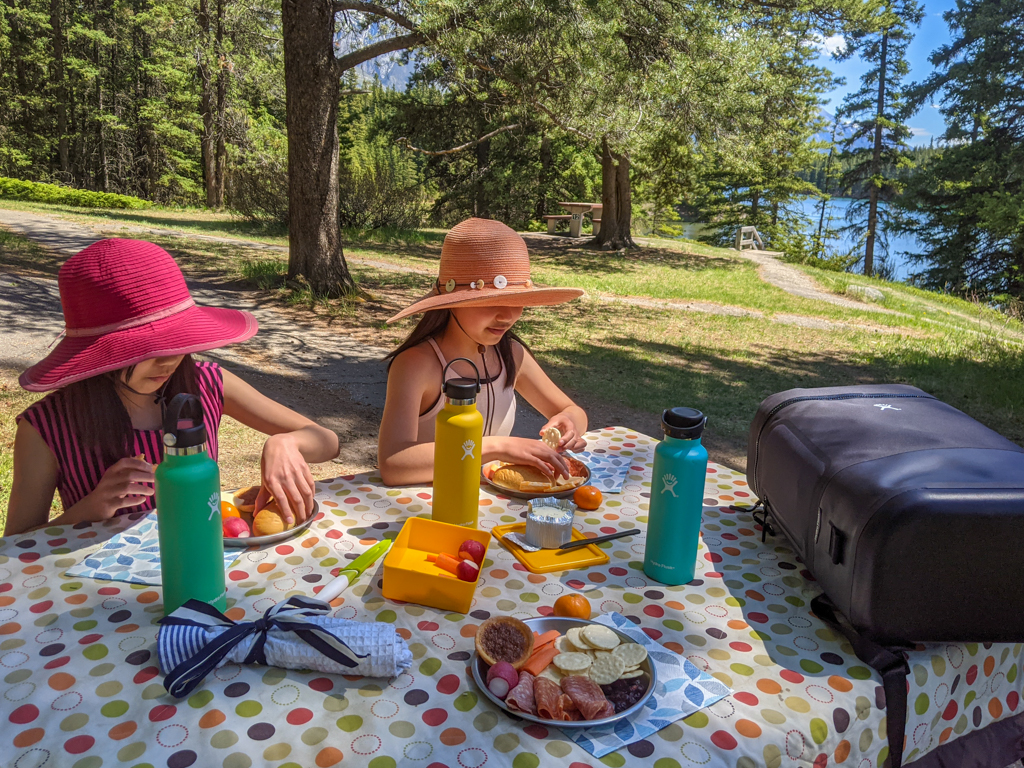 picnic-johnson-lake-banff