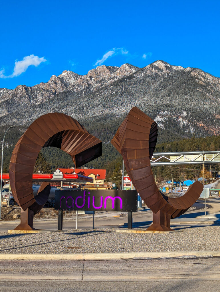 bighorns-sculpture-radium-hot-springs-3